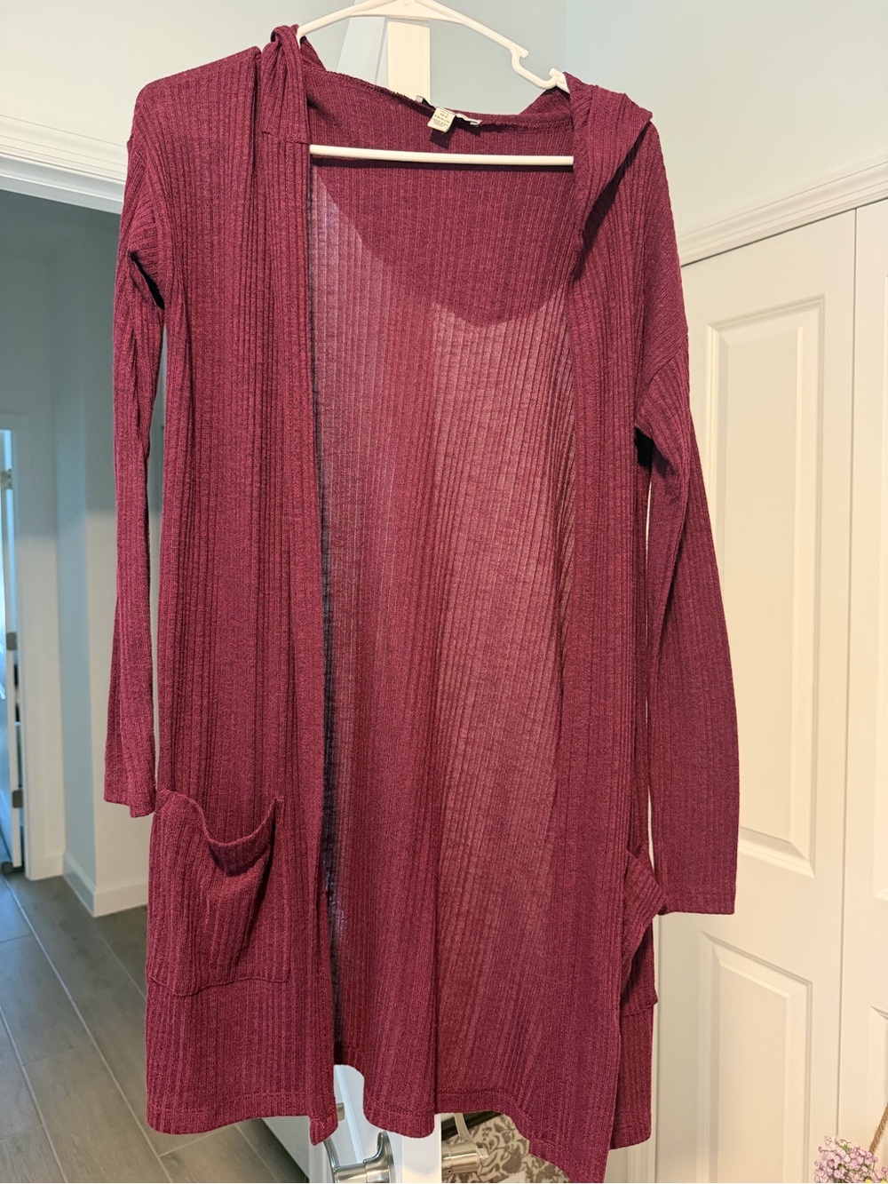 American Eagle Outfitters Ribbed Open-Front Hooded Cardigan in Burgundy